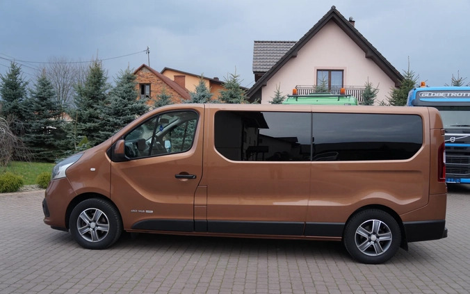 Renault Trafic cena 79500 przebieg: 210000, rok produkcji 2016 z Bodzentyn małe 277